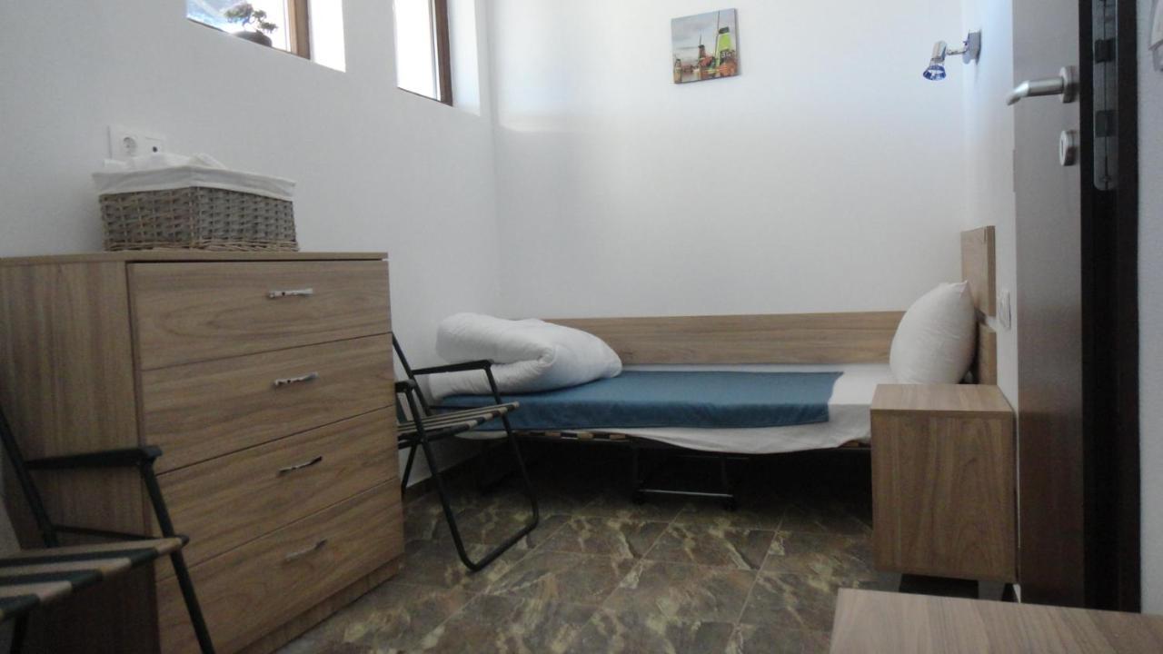 Guest House Hasiendata Pavel Banya Exterior foto