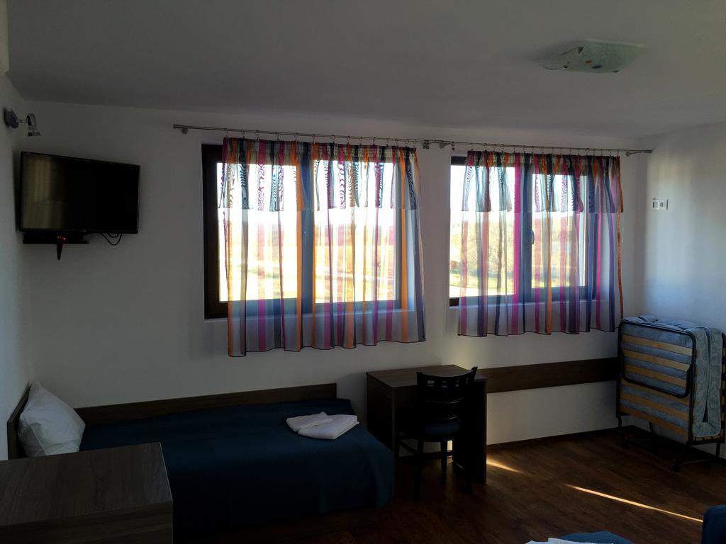 Guest House Hasiendata Pavel Banya Exterior foto